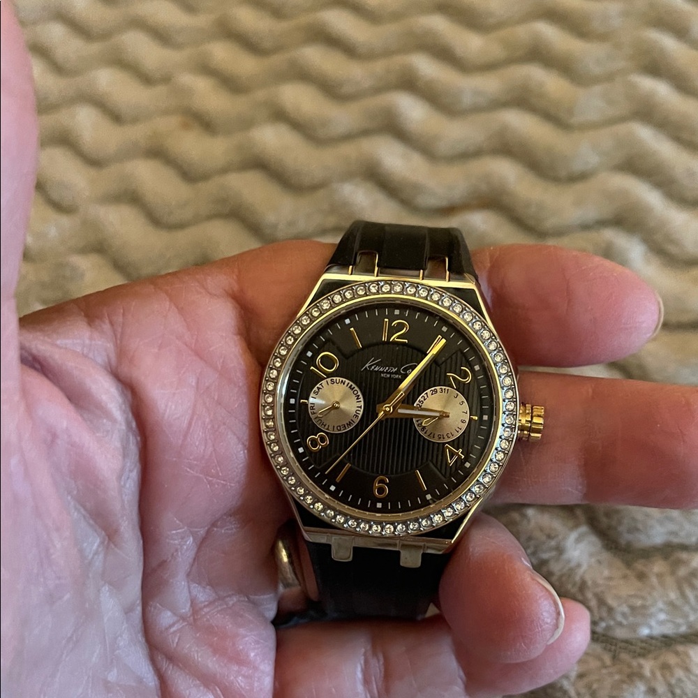 Kenneth Cole New York Black and Gold Men's Watch